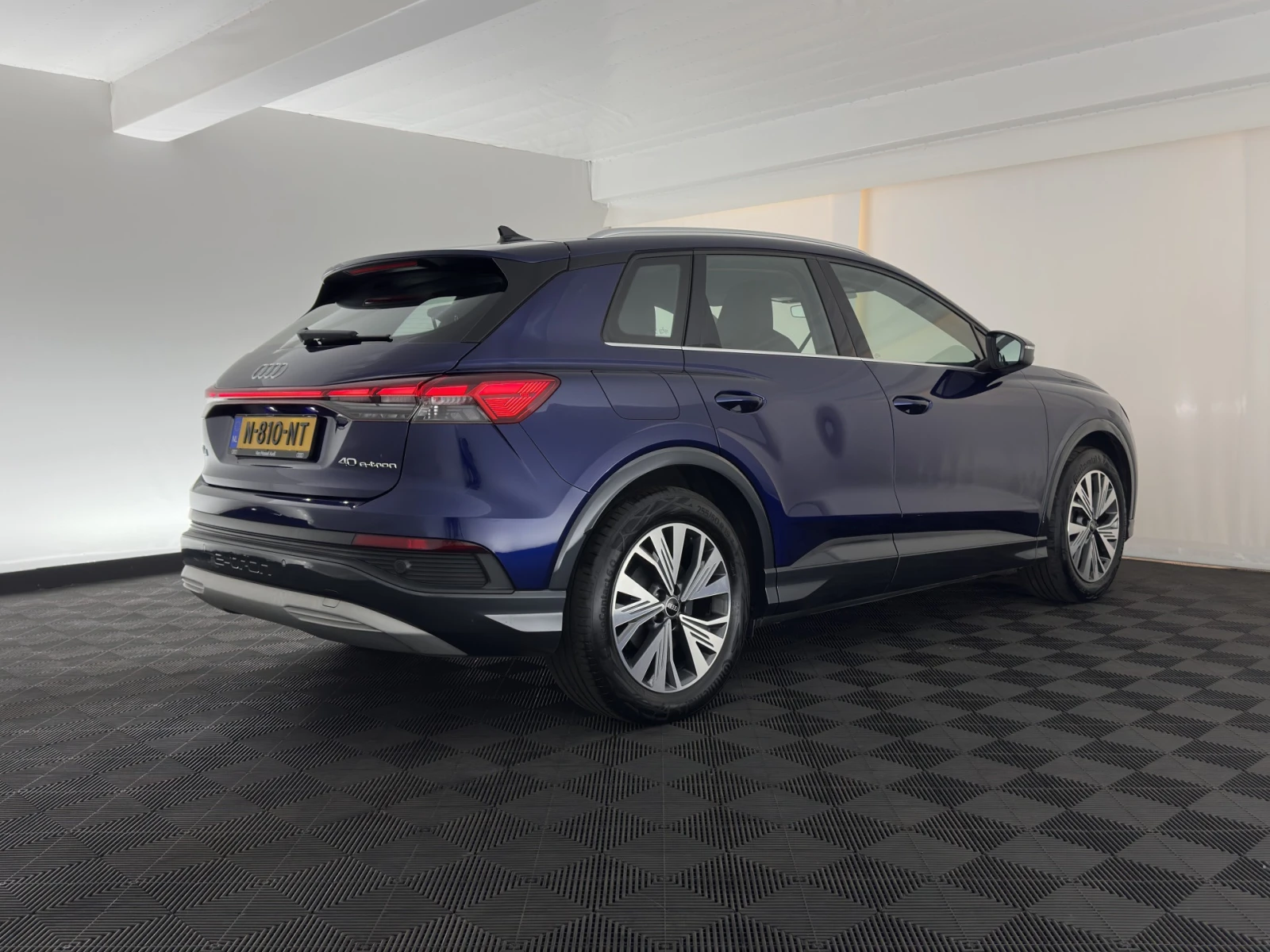 Audi Q4 E-tron 40 Launch, снимка 2 - Автомобили и джипове - 55153036