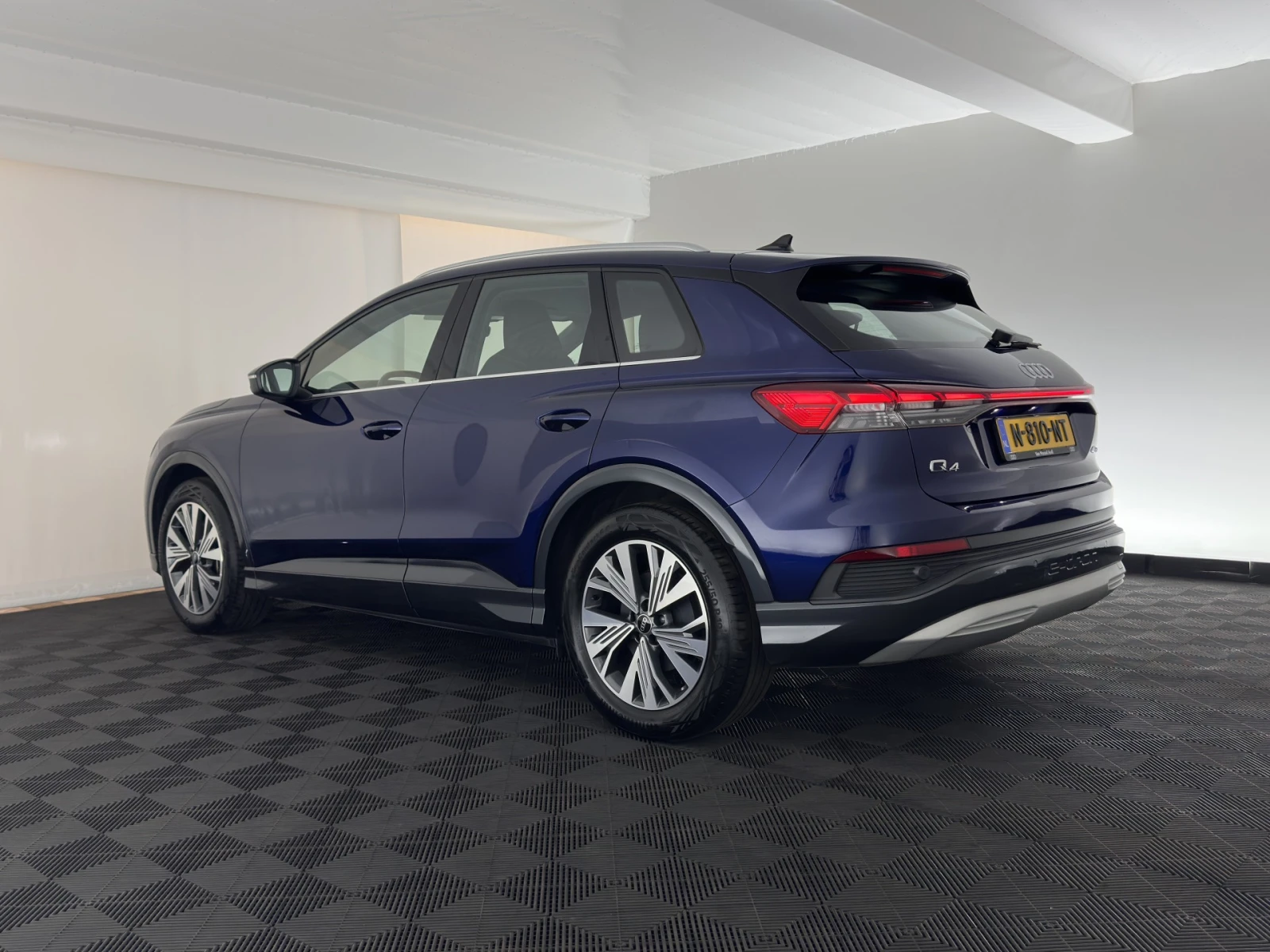 Audi Q4 E-tron 40 Launch, снимка 4 - Автомобили и джипове - 55153036
