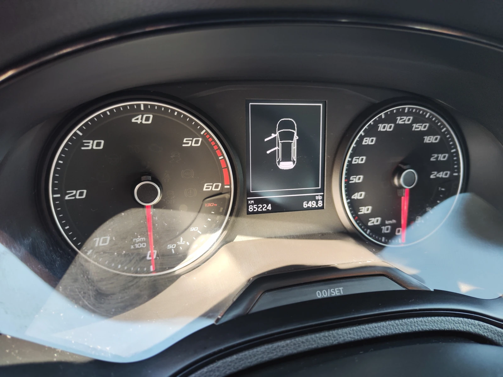 Seat Arona 1.6 DSG SUV, снимка 8 - Автомобили и джипове - 55403197