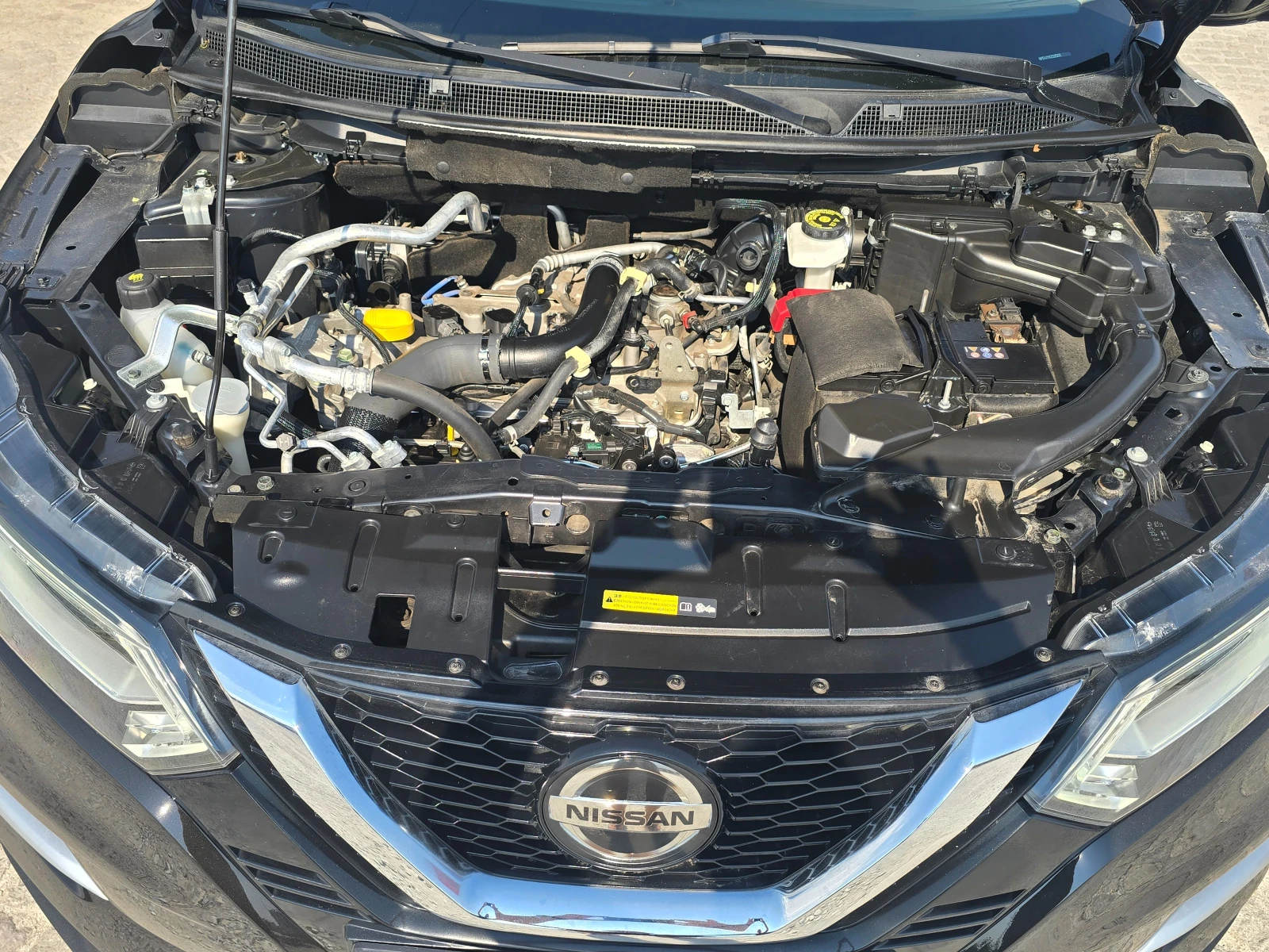 Nissan Qashqai 36 хлд.км.ЕДИН СОБСТЕВЕНИК СЕРВИЗНА ИСТОРИЯ И ДОКУ, снимка 17 - Автомобили и джипове - 55583702