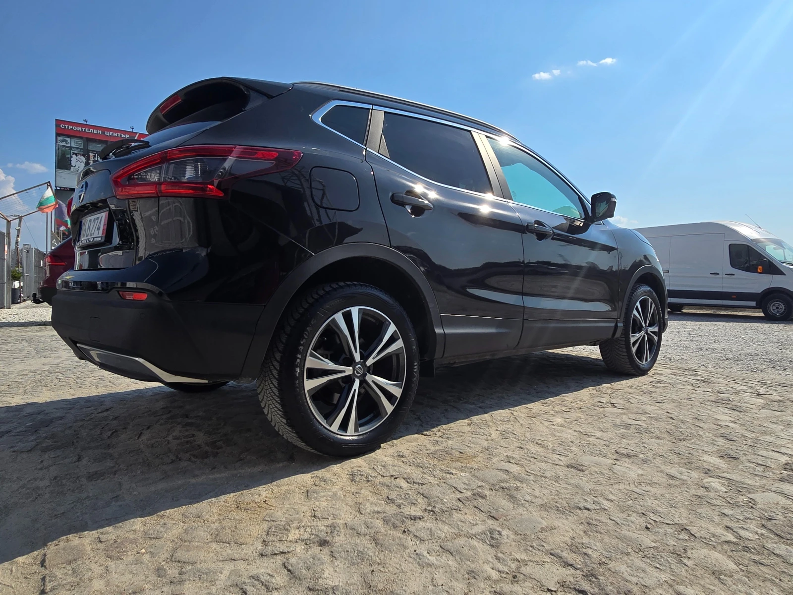 Nissan Qashqai 36 хлд.км.ЕДИН СОБСТЕВЕНИК СЕРВИЗНА ИСТОРИЯ И ДОКУ, снимка 5 - Автомобили и джипове - 55583702