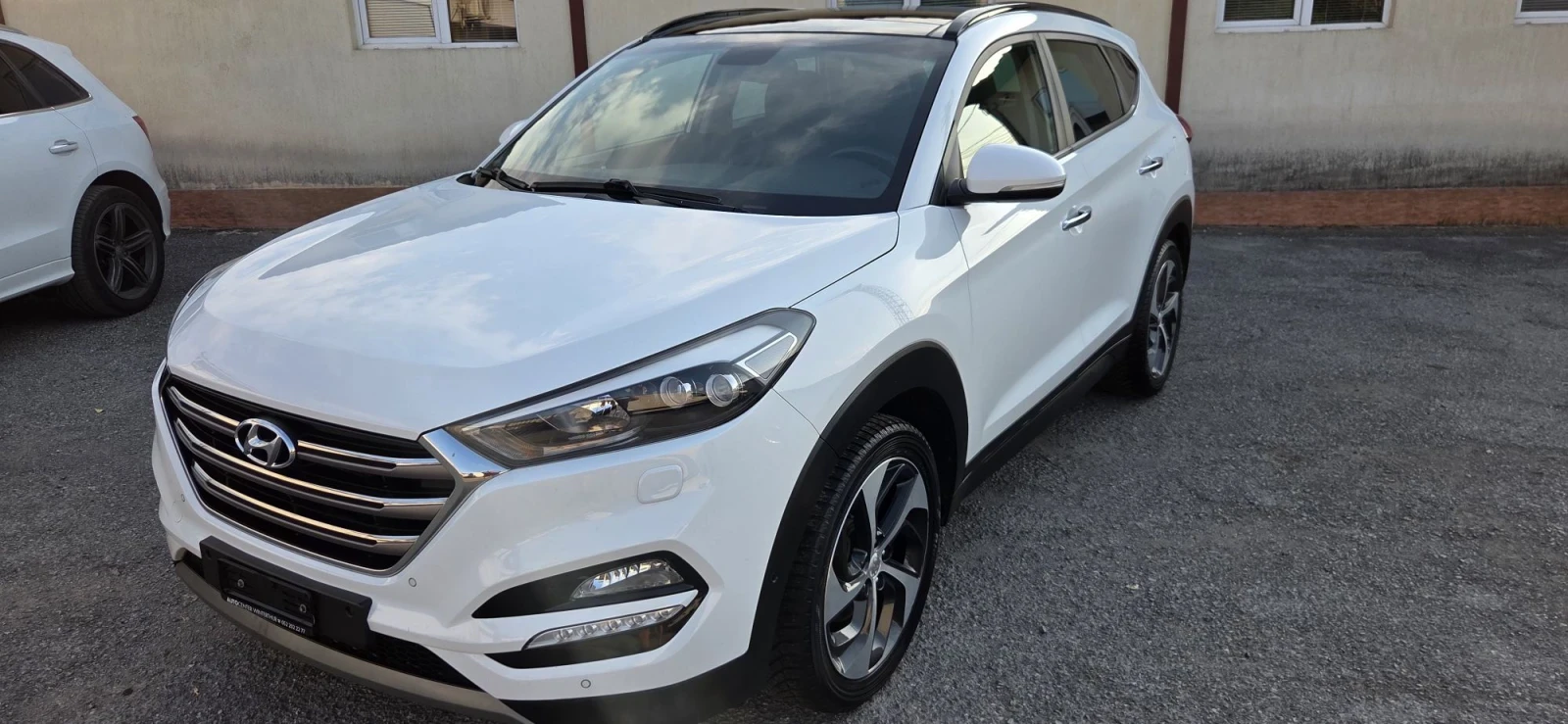 Hyundai Tucson 1.6 T- 177к.с/4х4/Vertex/кожа/автомат/Евро6b/, снимка 4 - Автомобили и джипове - 55695667