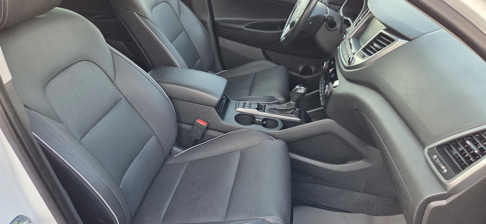 Hyundai Tucson 1.6 T- 177к.с/4х4/Vertex/кожа/автомат/Евро6b/, снимка 14 - Автомобили и джипове - 55695667