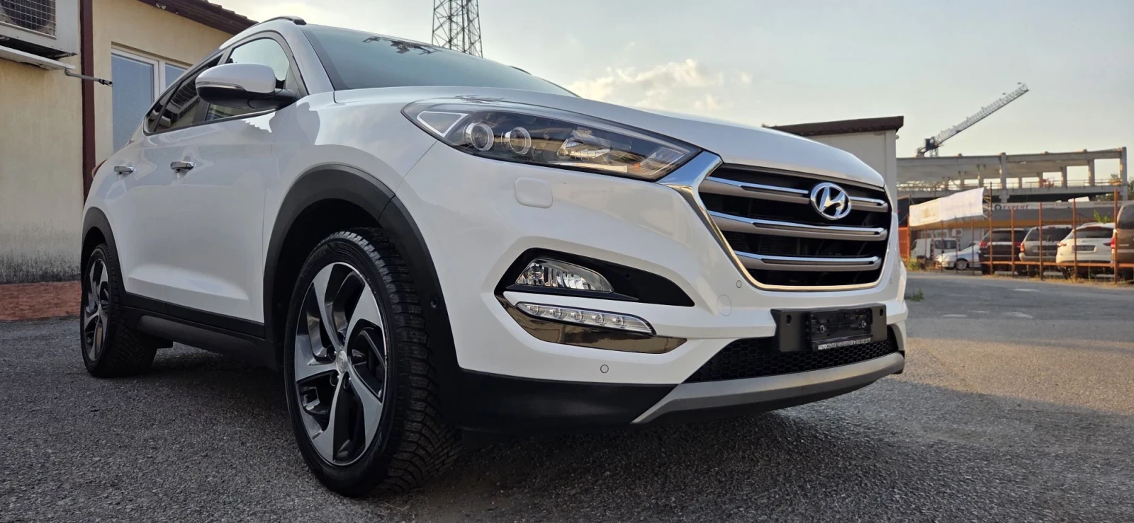 Hyundai Tucson 1.6 T- 177к.с/4х4/Vertex/кожа/автомат/Евро6b/, снимка 2 - Автомобили и джипове - 55695667