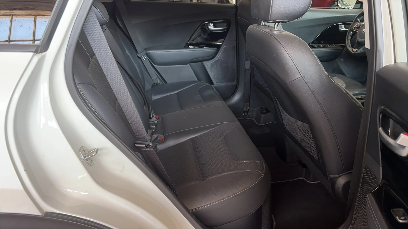 Kia Niro, снимка 12 - Автомобили и джипове - 56165066