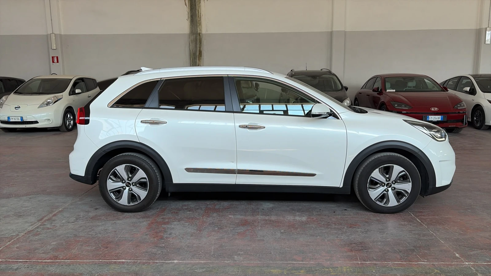 Kia Niro, снимка 7 - Автомобили и джипове - 56165066