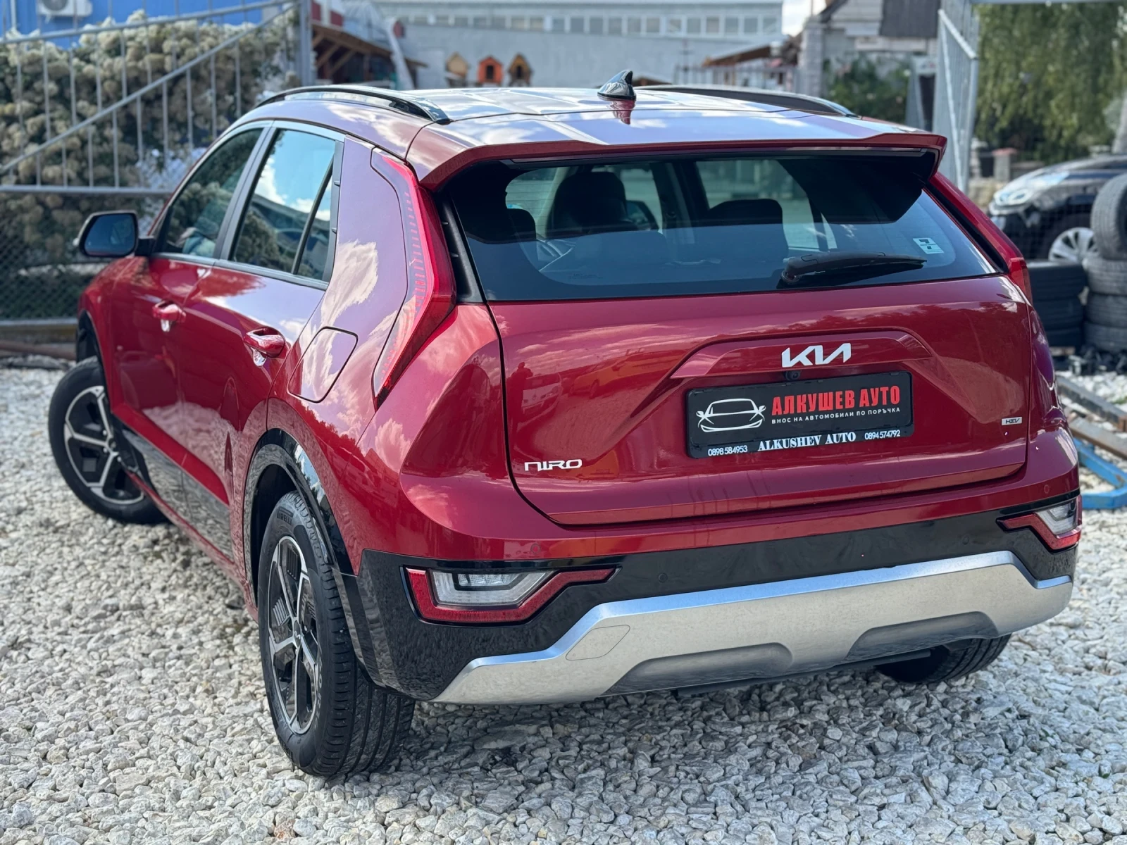 Kia Niro 1.6 HEV, снимка 4 - Автомобили и джипове - 56320769