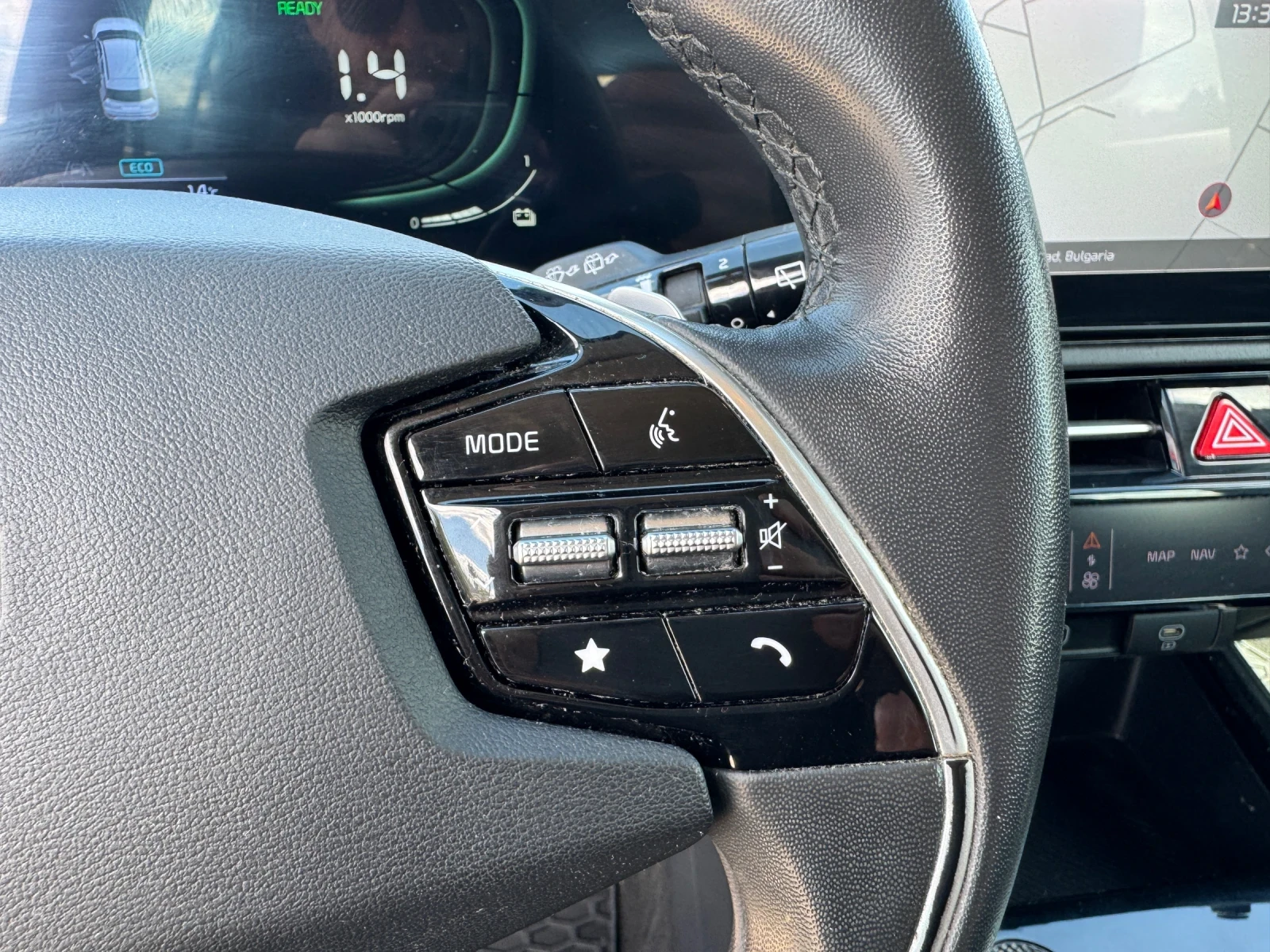 Kia Niro 1.6 HEV, снимка 15 - Автомобили и джипове - 56320769