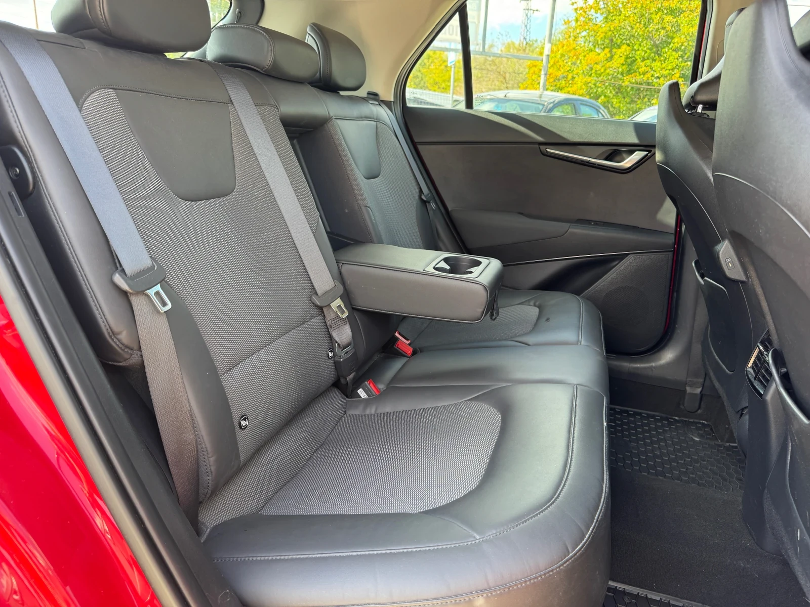 Kia Niro 1.6 HEV, снимка 7 - Автомобили и джипове - 56320769
