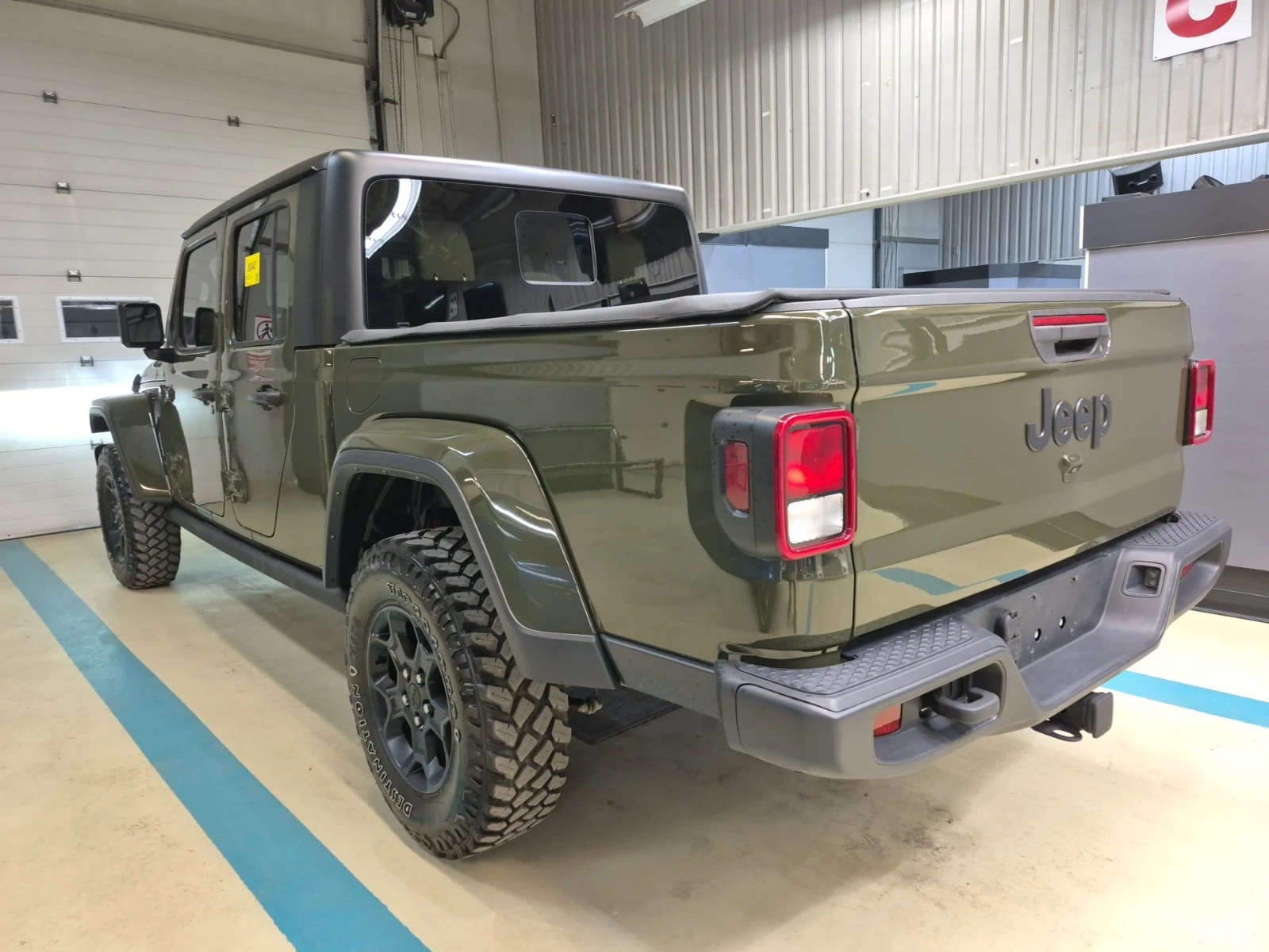 Jeep Gladiator WILLYS CREW CAB SHORT BED, снимка 4 - Автомобили и джипове - 56532548