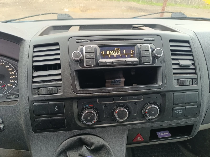 VW T5, снимка 13 - Бусове и автобуси - 52937855