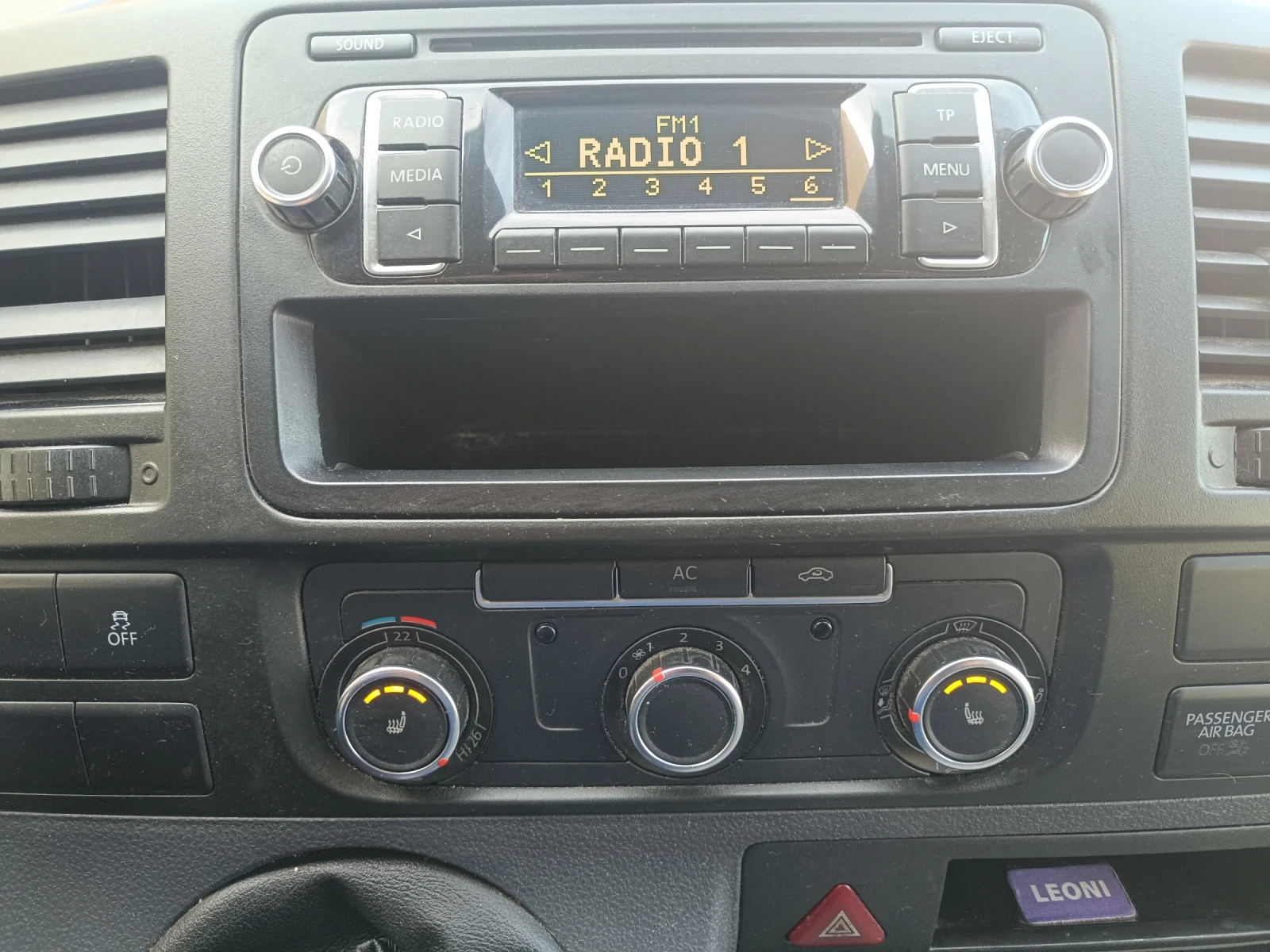 VW T5, снимка 16 - Бусове и автобуси - 53511386