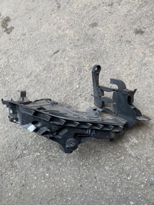 Държач за фар и броня за Audi A4 и Ауди А5 А4 налични оригинални 8K0805607