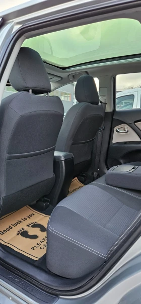 Toyota Avensis 1.8, ръчка, безупречен, снимка 11