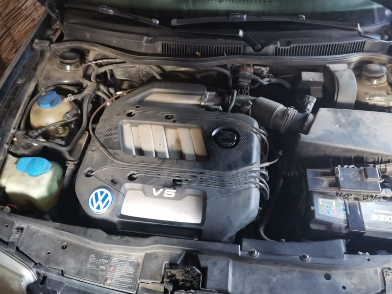 VW Bora 2.3 V5 автоматик, снимка 9 - Автомобили и джипове - 44004308