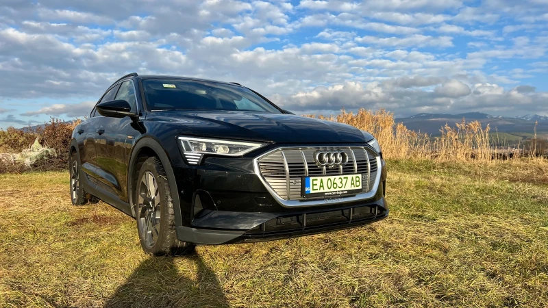 Audi E-Tron 55 Sportback Гаранция/360/B&O/HUD/Valcona, снимка 1 - Автомобили и джипове - 48309541