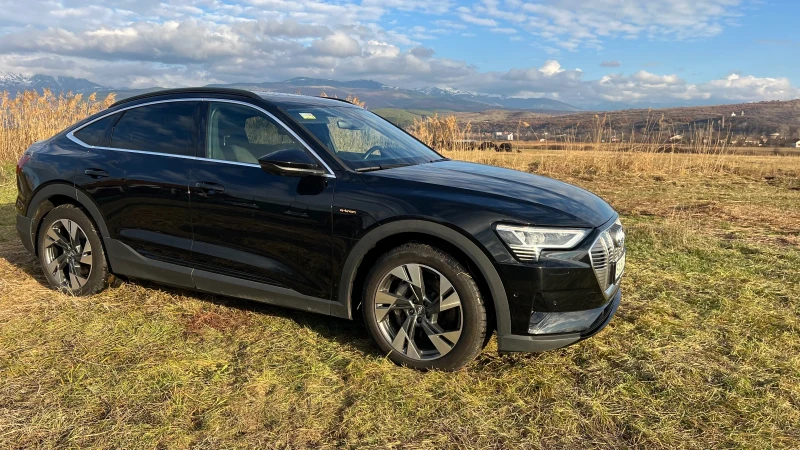 Audi E-Tron 55 Sportback Гаранция/360/B&O/HUD/Valcona, снимка 2 - Автомобили и джипове - 48309541