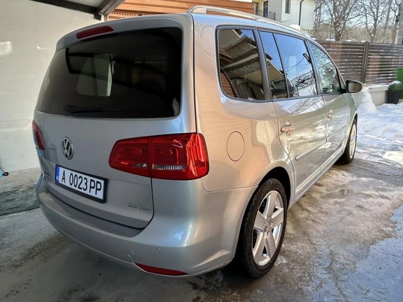 VW Touran 2.0 170 7 местен, снимка 4 - Автомобили и джипове - 49236715