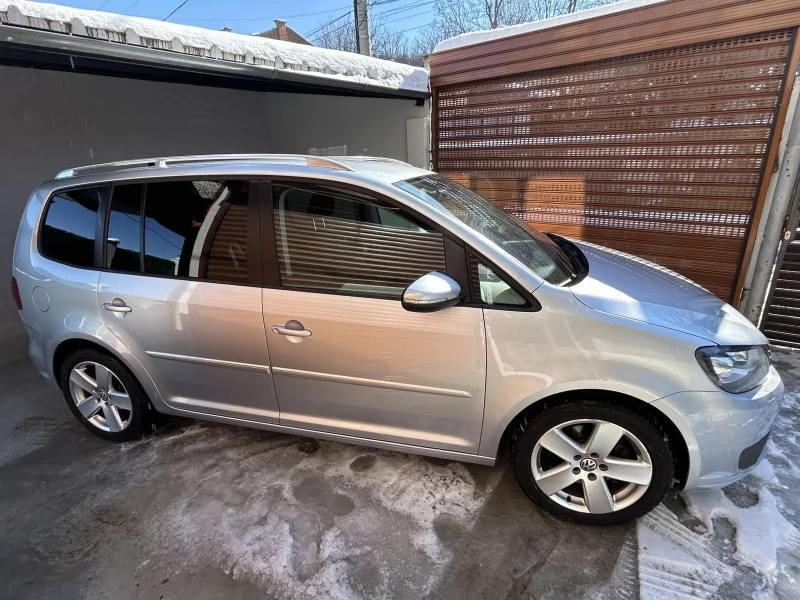 VW Touran 2.0 170 7 местен, снимка 5 - Автомобили и джипове - 49236715