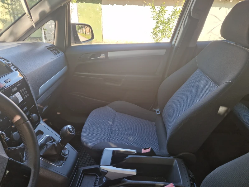 Opel Zafira, снимка 7 - Автомобили и джипове - 52326905
