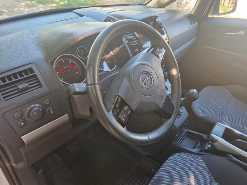 Opel Zafira, снимка 9 - Автомобили и джипове - 52326905
