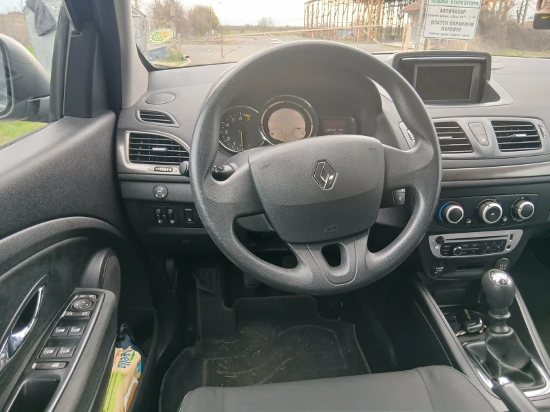 Renault Megane 1600, снимка 11 - Автомобили и джипове - 52919931