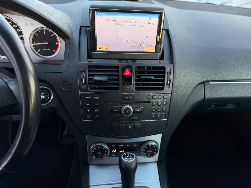 Mercedes-Benz C 220 * OM646 * Avangarde * Navi, снимка 10 - Автомобили и джипове - 53113996