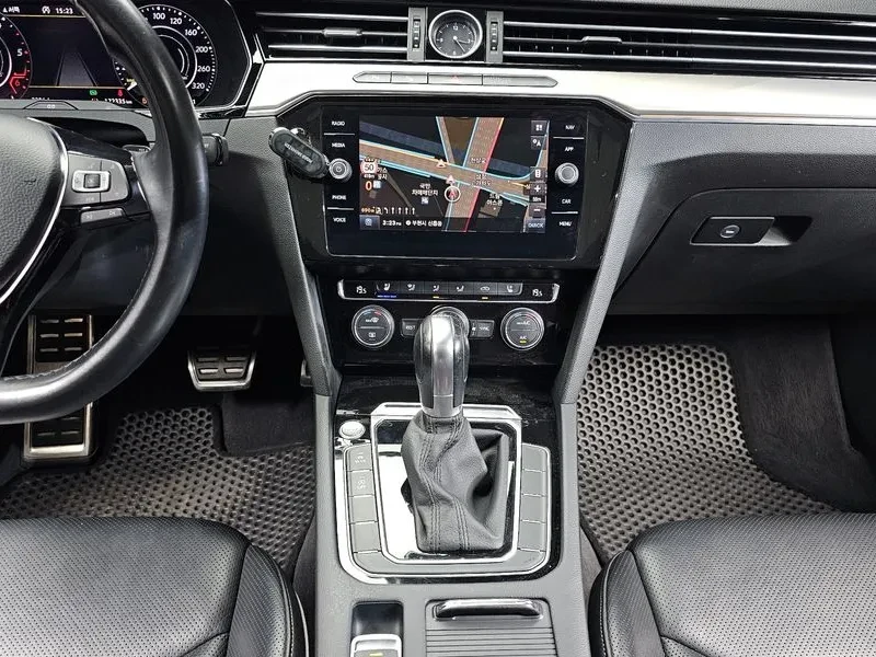 VW Arteon 2.0 Tdi Premium, снимка 13 - Автомобили и джипове - 55562107