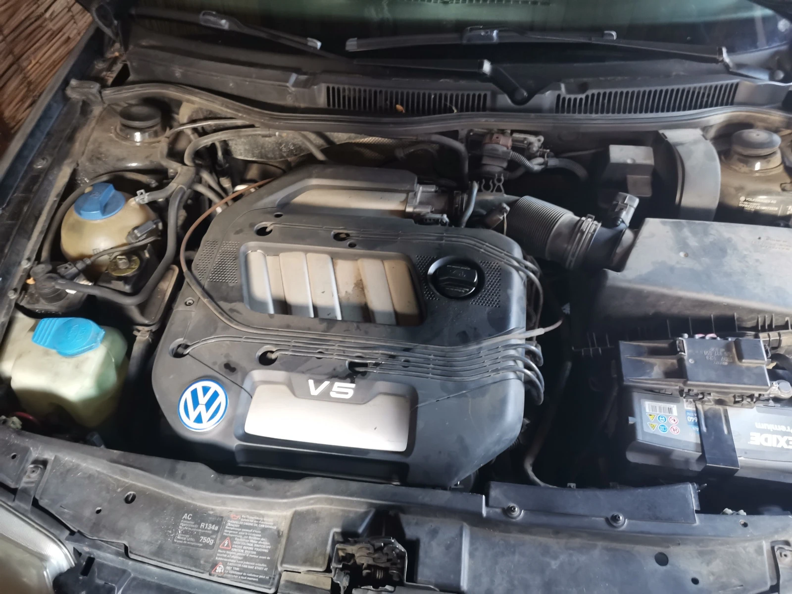 VW Bora 2.3 V5 автоматик - изображение 9