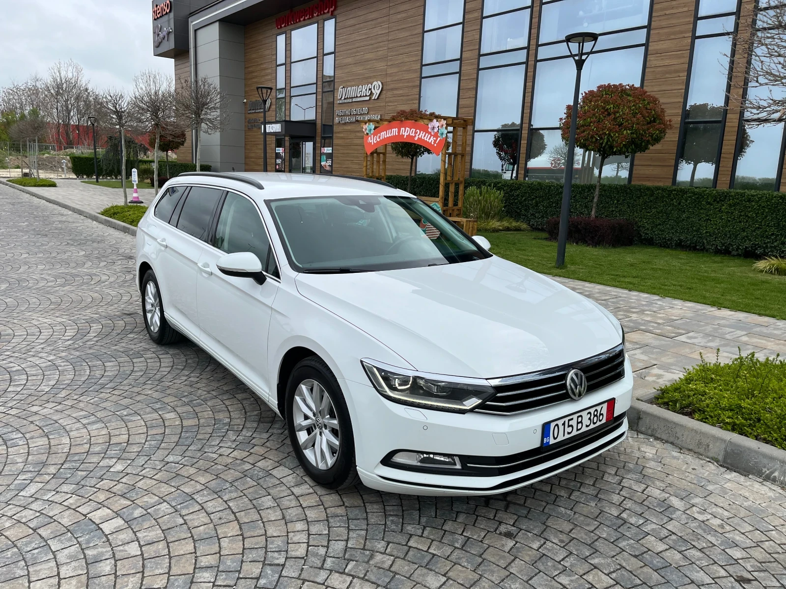 VW Passat 2.0TDi* Full Led* Distronik* Navi* DSG6* Masaj sed - изображение 3