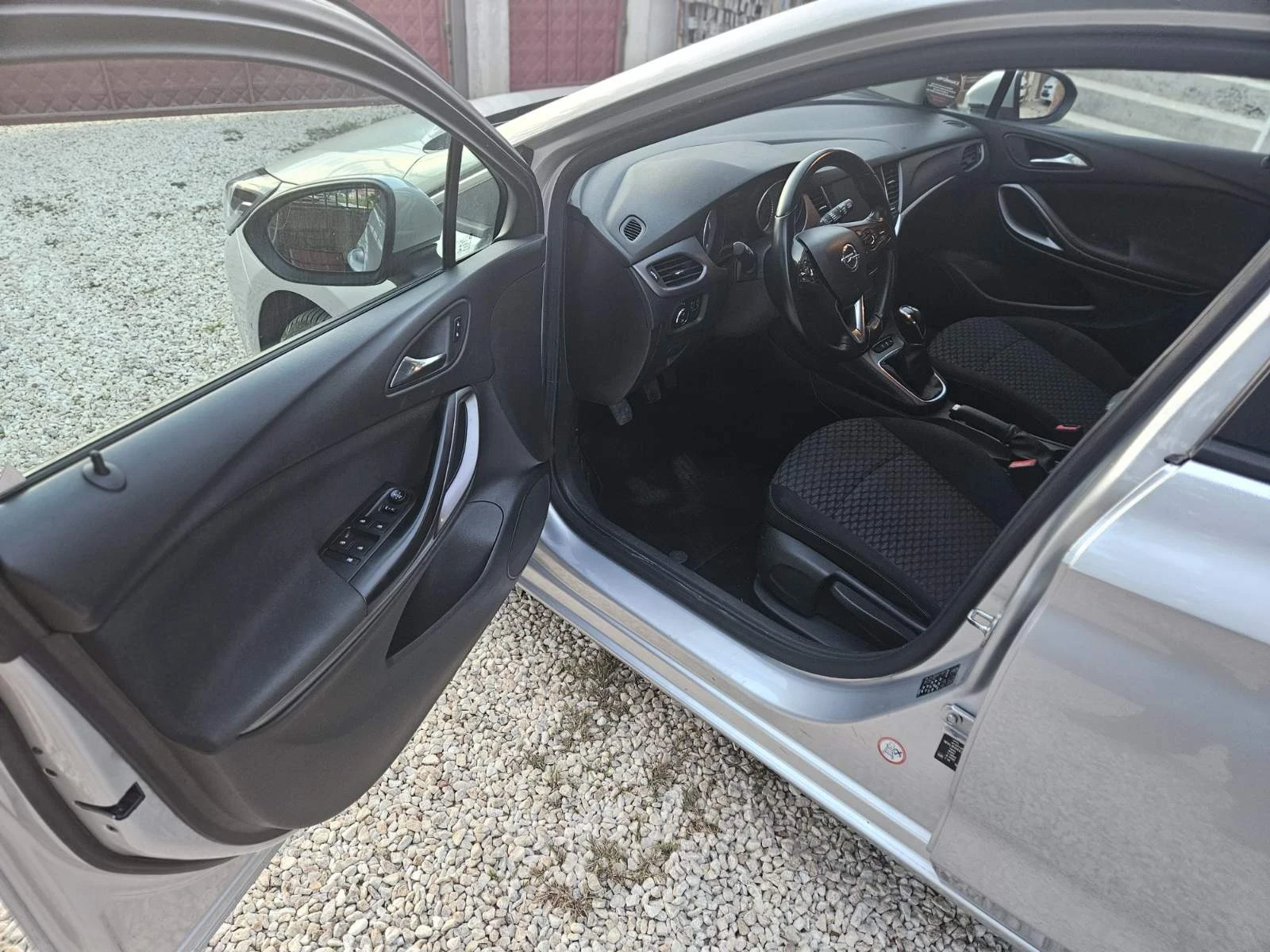 Opel Astra 1.6/136к./ПЕРФЕКТНО СЪСТОЯНИЕ!/EURO6/ - изображение 6