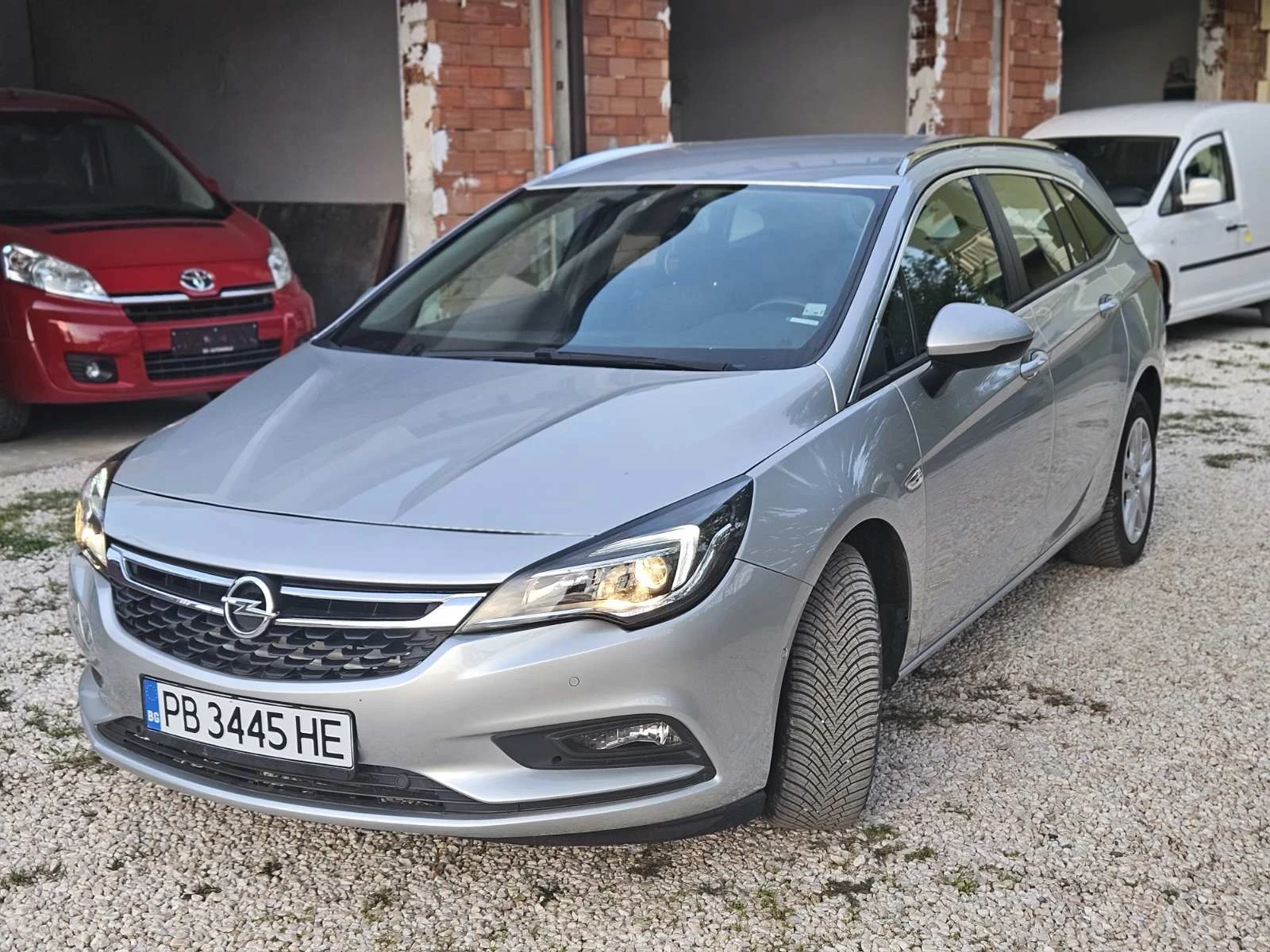 Opel Astra 1.6/136к./ПЕРФЕКТНО СЪСТОЯНИЕ!/EURO6/ - изображение 2