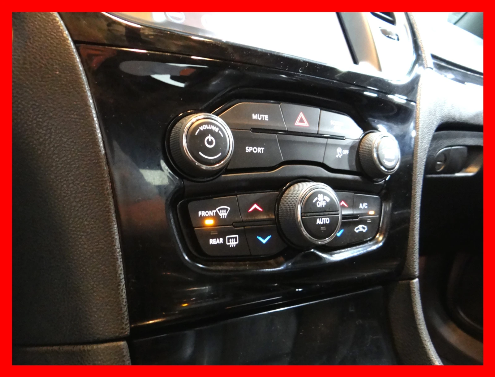 Chrysler 300c 4x4 / S / PANO / FULL | Mobile.bg   12