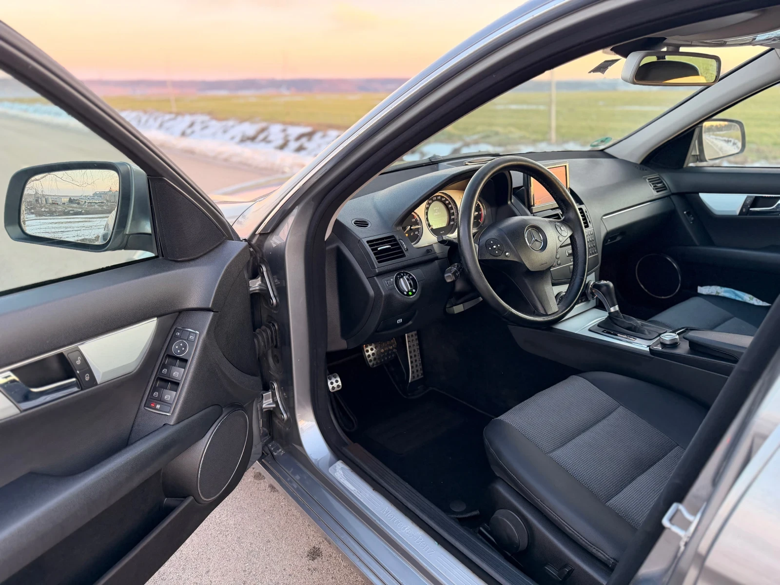 Mercedes-Benz C 220 * OM646 * Avangarde * Navi | Mobile.bg � ����������� 6