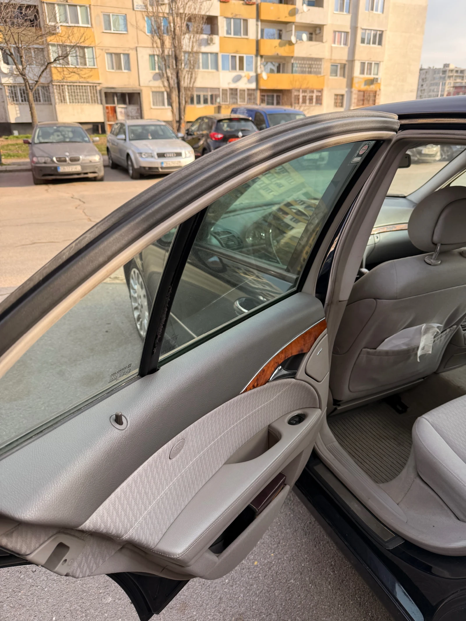 Mercedes-Benz E 220  - изображение 10