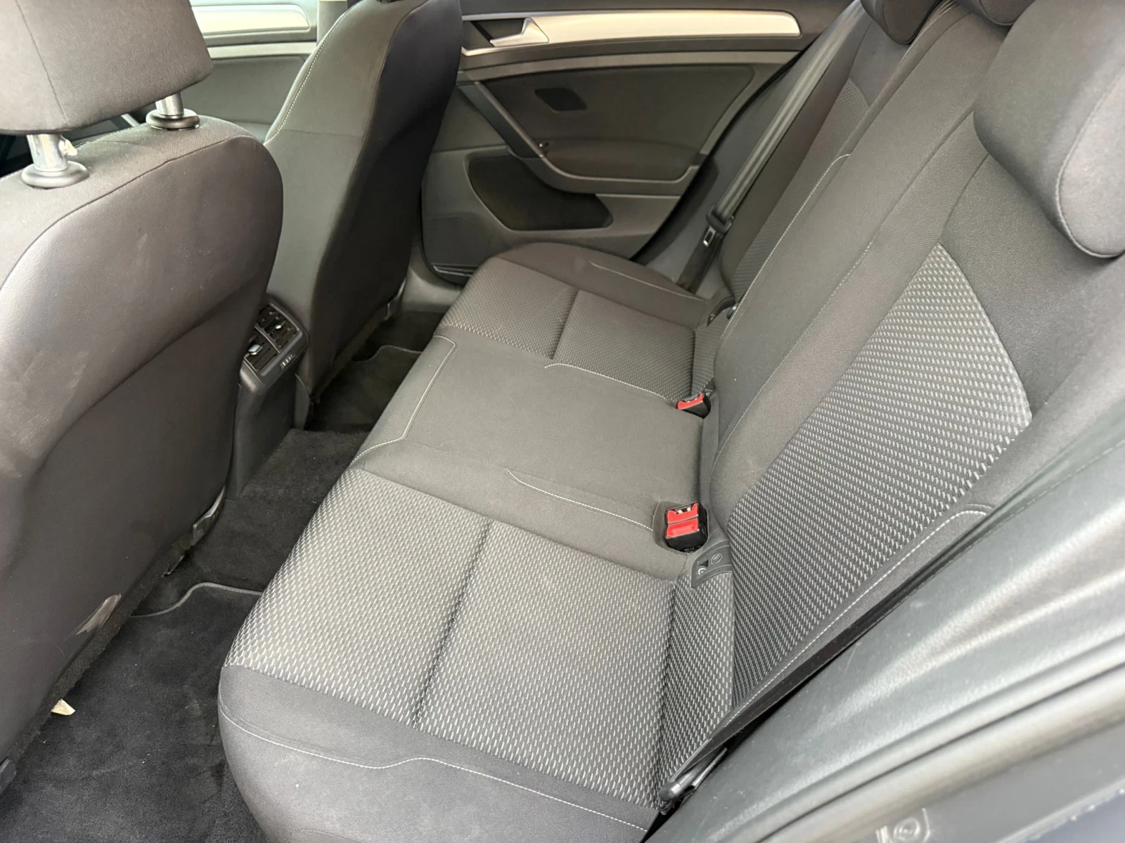 VW Golf 1, 500TGI DSG EURO6D - изображение 10