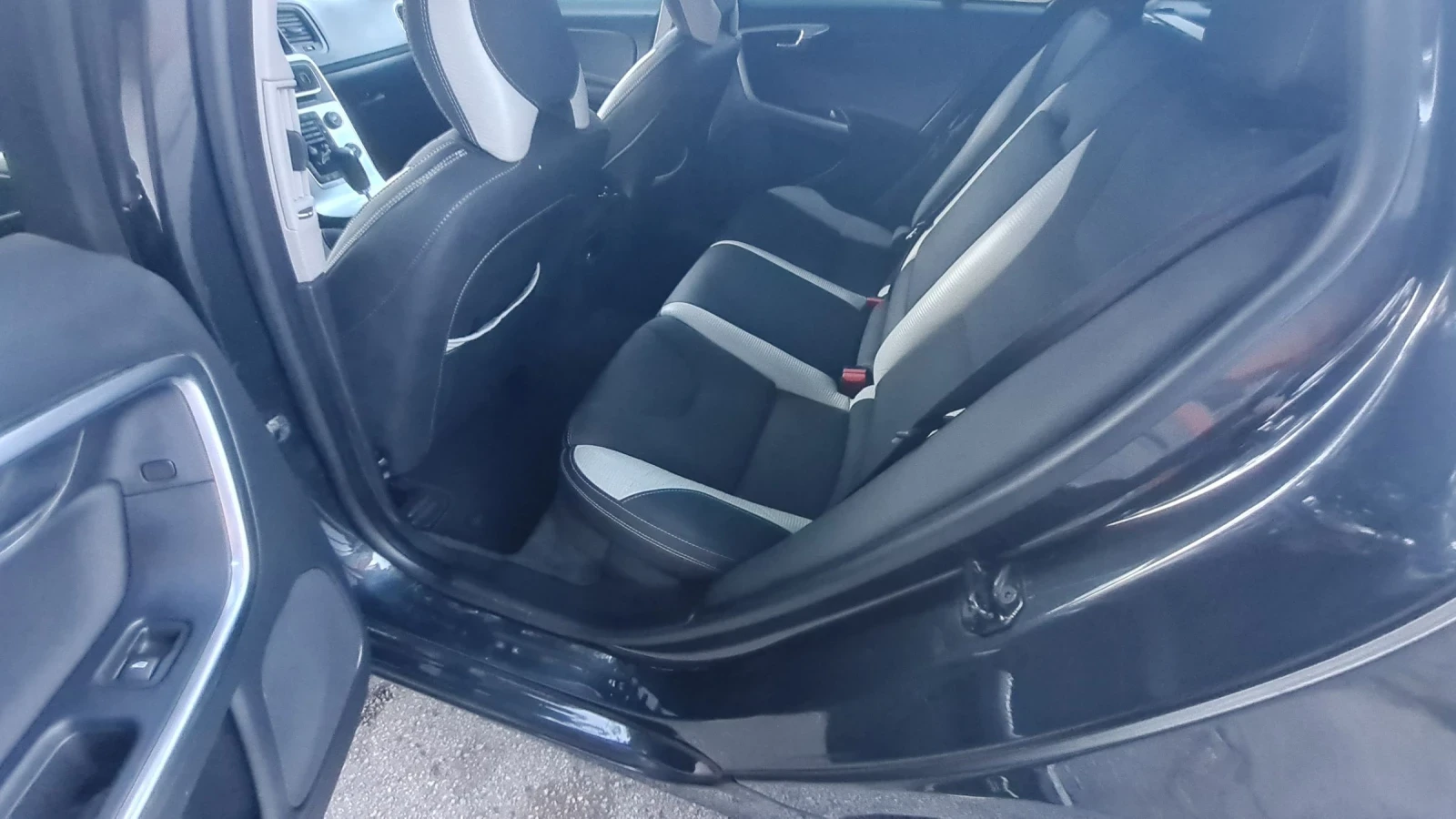 Volvo V60 V60/R, DESIGN/SWISS/D5/215�.�. | Mobile.bg � ����������� 12