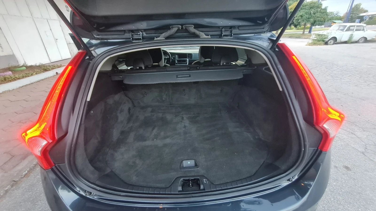 Volvo V60 V60/R, DESIGN/SWISS/D5/215�.�. | Mobile.bg � ����������� 10