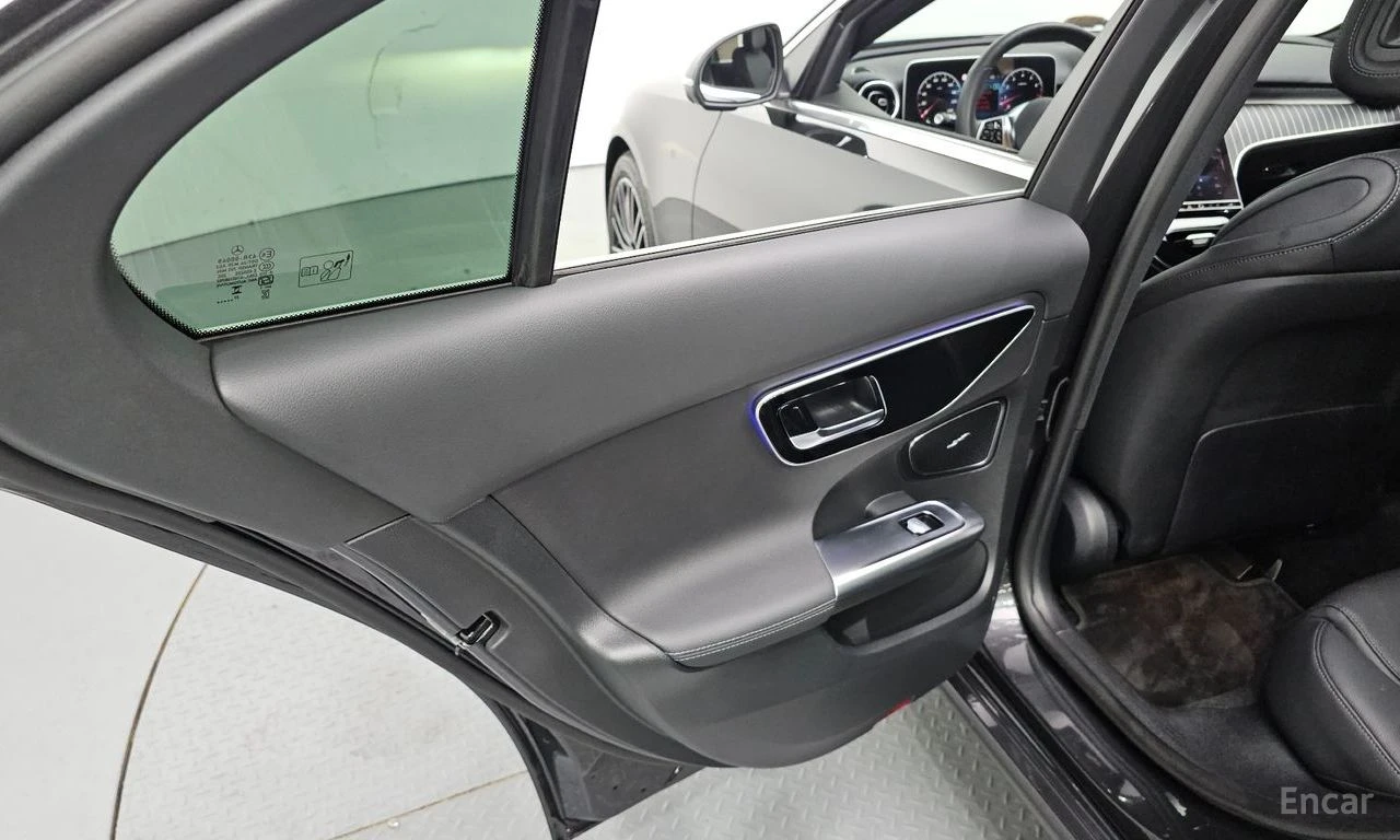 Mercedes-Benz C 300 4MATIC* ПОДГРЕВ* ОБДУХВАНЕ* 360 КАМЕРИ* ПАНОРАМА, снимка 14 - Автомобили и джипове - 54357638