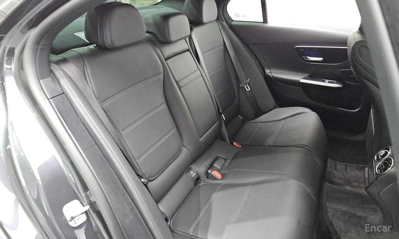 Mercedes-Benz C 300 4MATIC* ПОДГРЕВ* ОБДУХВАНЕ* 360 КАМЕРИ* ПАНОРАМА, снимка 16 - Автомобили и джипове - 54357638