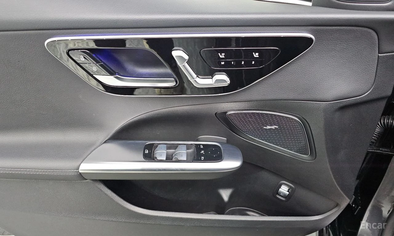 Mercedes-Benz C 300 4MATIC* ПОДГРЕВ* ОБДУХВАНЕ* 360 КАМЕРИ* ПАНОРАМА, снимка 8 - Автомобили и джипове - 54357638