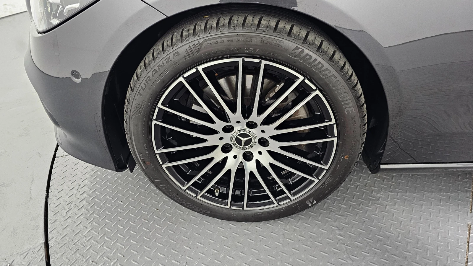 Mercedes-Benz C 300 4MATIC* ПОДГРЕВ* ОБДУХВАНЕ* 360 КАМЕРИ* ПАНОРАМА, снимка 4 - Автомобили и джипове - 54357638