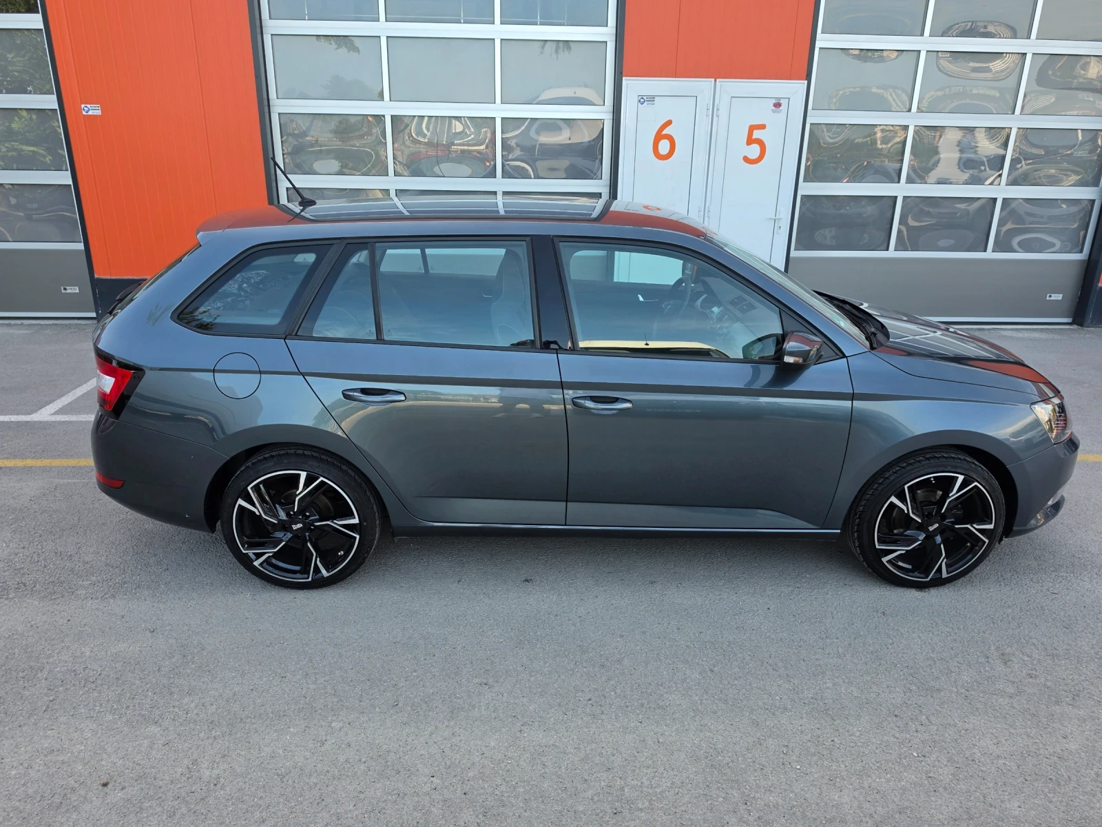 Skoda Fabia 70000км, снимка 3 - Автомобили и джипове - 54826592
