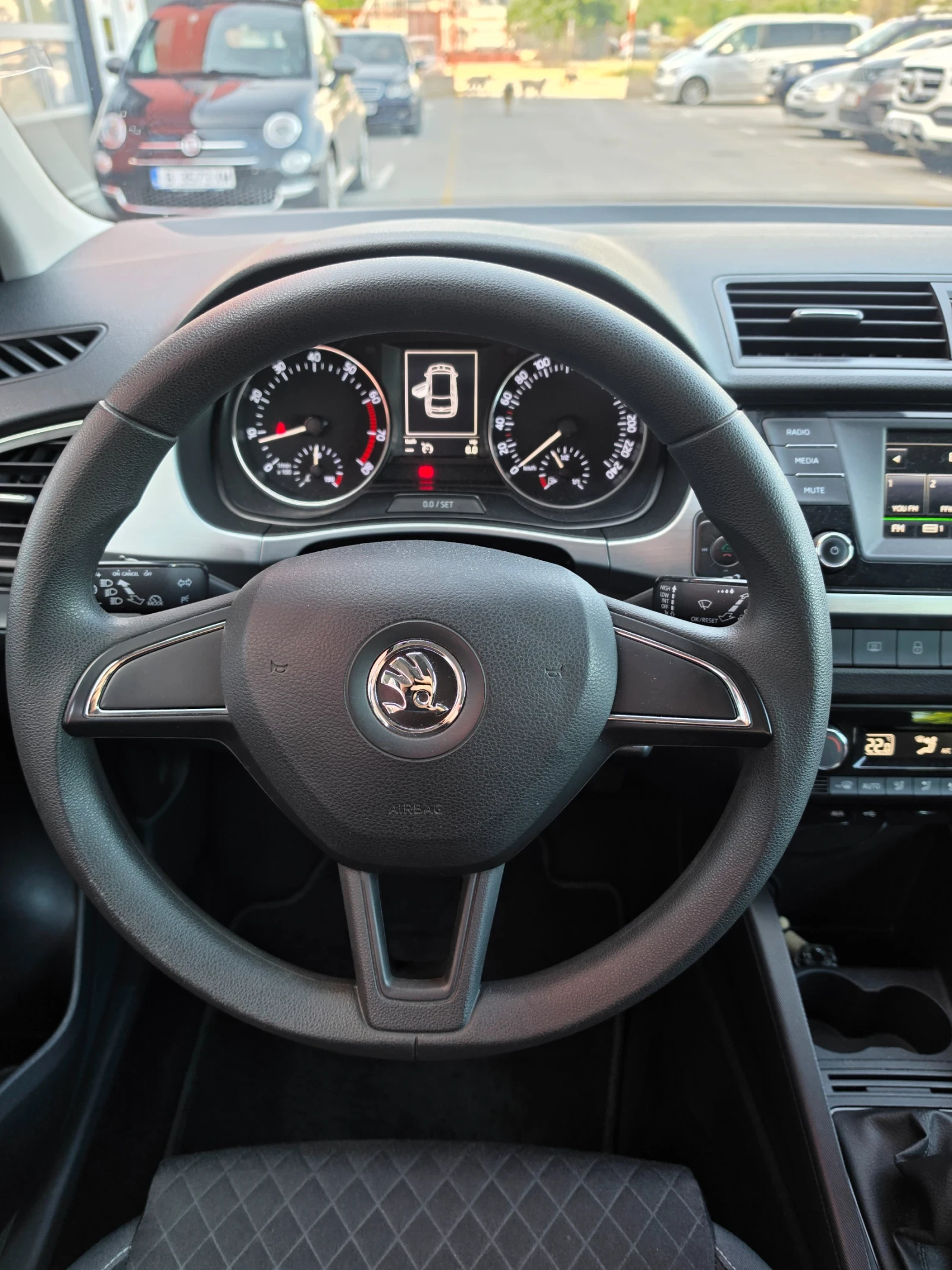 Skoda Fabia 70000км, снимка 8 - Автомобили и джипове - 54826592