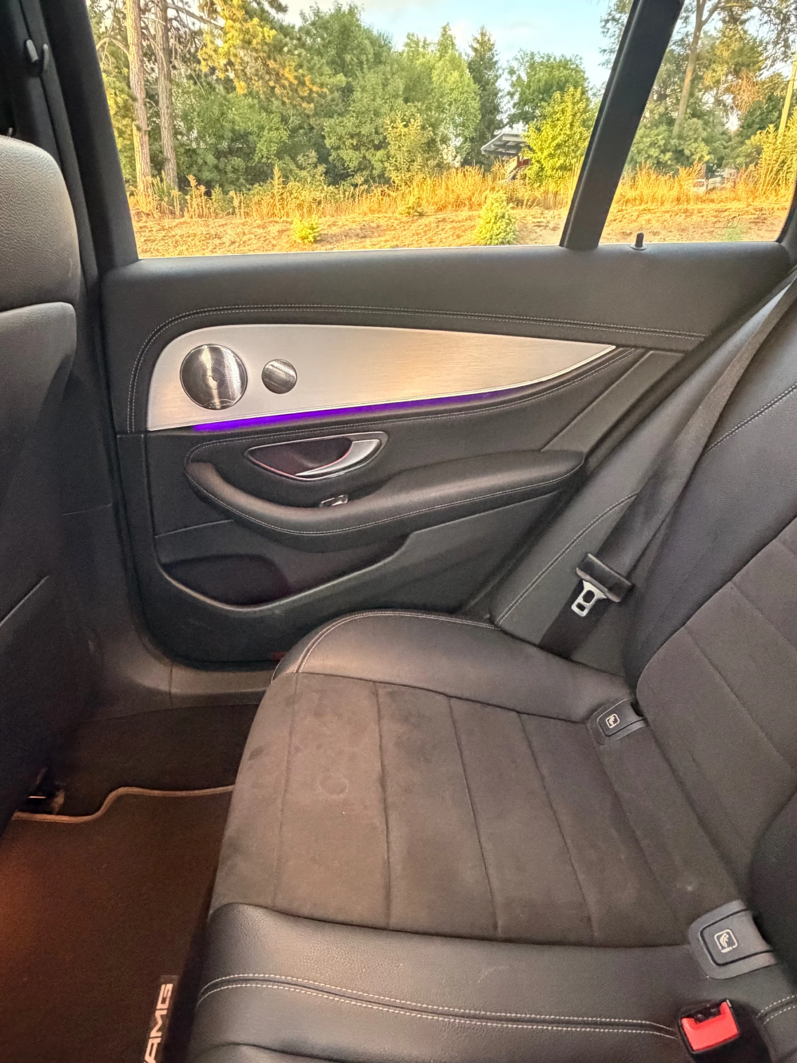 Mercedes-Benz E 300 E, снимка 10 - Автомобили и джипове - 55933868