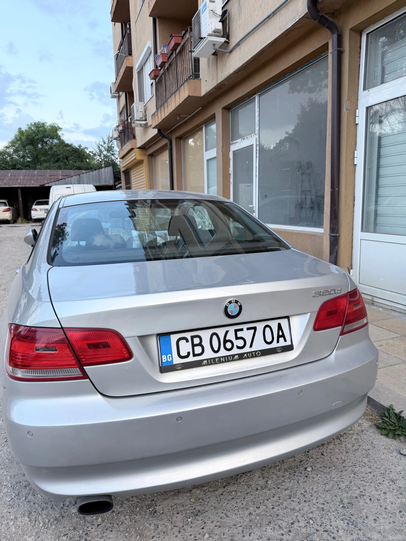 BMW 320, снимка 12 - Автомобили и джипове - 55603688
