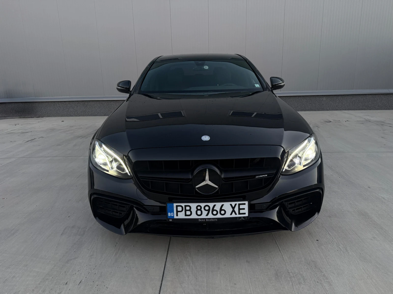 Mercedes-Benz E 220 AMG / 9G-Tronic, снимка 2 - Автомобили и джипове - 55644779