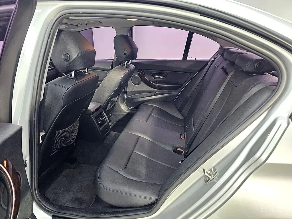 BMW 320 * 320i * БЕЗ ПЪРВОНАЧАЛНА ВНОСКА, снимка 8 - Автомобили и джипове - 56105412
