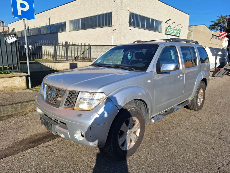 Nissan Pathfinder, снимка 6 - Автомобили и джипове - 48780193