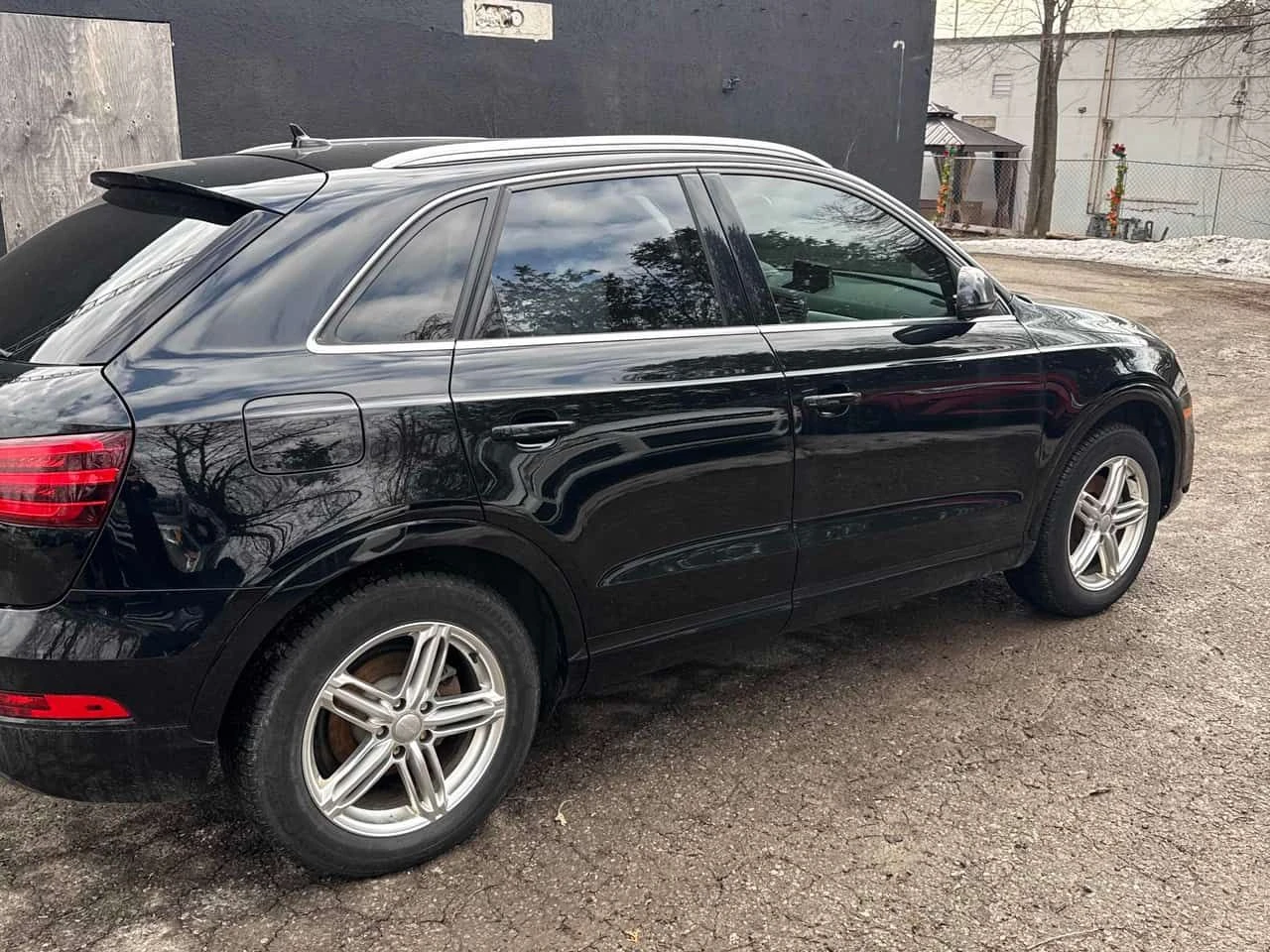 Audi Q3 TECHNIK * BOSE* МЪРТВА ТОЧКА* ПАНОРАМА* , снимка 4 - Автомобили и джипове - 53796866